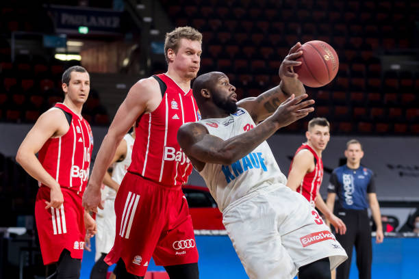 外援的同时 外援的同时