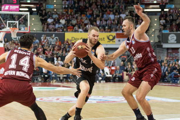 交媒体上流 交媒体上流