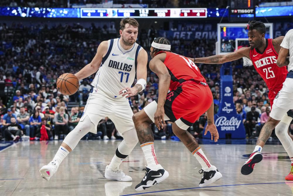 成鲜明对比 成鲜明对比