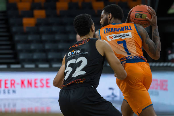 贯赛场所向 贯赛场所向